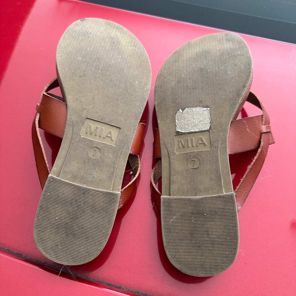 Red sandals - Picture 2 of 2